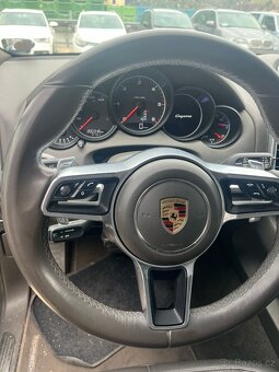 Porsche Cayenne - 5