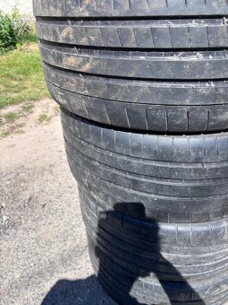 Michelin pilot super sport 235/35/R19 - 5