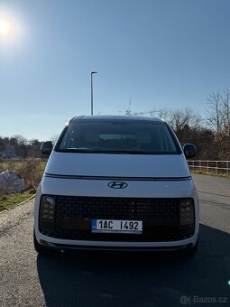 Hyundai Staria Luxury 4x4, panorama, tažné, jen 10 tisíc km - 5