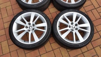Letní sada ŠKODA Rapid, Fabia3 5x100 R17 pneu 215/40 4x7mm - 5