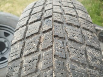 Sada kol 6x139,7 r15 235/75 r15 - 5