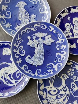 Sada krásných talířů v designu "Den matek" Royal Copenhage - 5