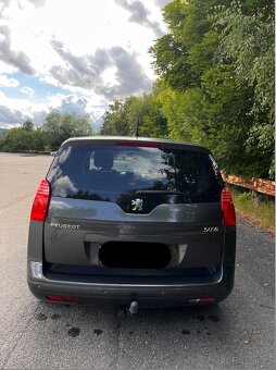 Peugeot 5008 1.6 HDi, r. 2012, 5 míst, super výbava, TOP sta - 5