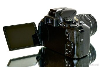 Nikon D5600 8 tis exp +18-55mm + 8GB TOP STAV - 5