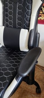 Herni židle Trust GXT 708W Gaming chair - 5
