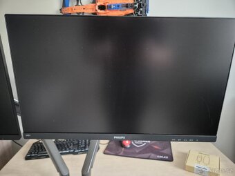 Držak na 2 monitory + 2 monitory - 5