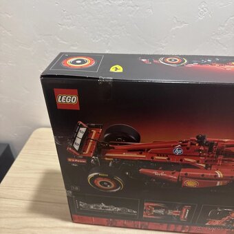 Lego-Technic 42207 Ferrari SF-24 F1 - 5