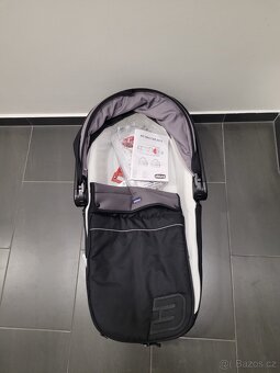 Chicco Kočárek trojkombinace Trio Activ3 Jet black - 5