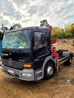 Atego 1218 - silný kontejner s rukou - 5