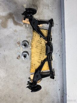 BMW e30 kotoučová náprava - 5