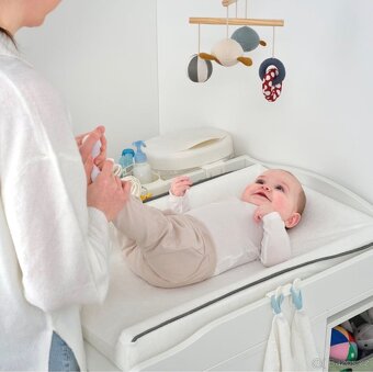 Přebalovací stůl IKEA SMÅGÖRA - 5