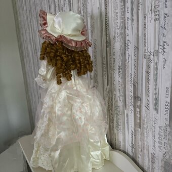 Porcelánová panenka - 5