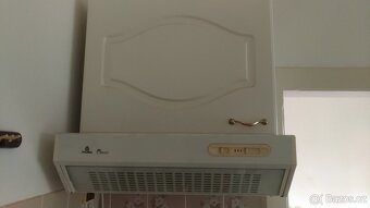 kuchyňská linka délka 3m vestavena lednice z mrazakem - 5