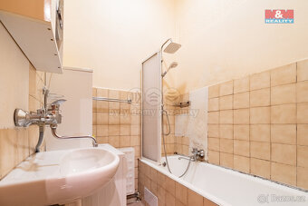 Prodej bytu 3+1, 60 m², Cheb, ul. Mánesova - 5