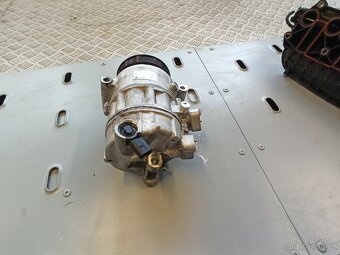 ŠKODA OCTAVIA 2. - 2.0TDi 125KW BMN - PŘÍSLUŠENSTVÍ MOTORU - 5