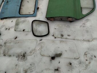 Škoda 1202 STW - díly karoserie na renovaci - 5