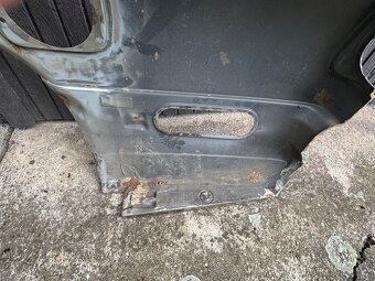 BMW E30 pravý zadní blatník coupe chrom - 5