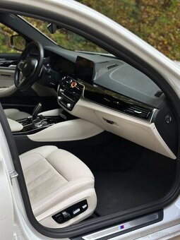 BMW 540i xDrive - 5
