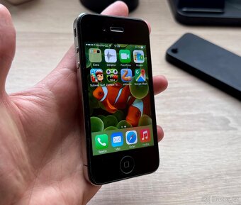 ikonický Apple iPhone 4 32gb v černé barvě, krásný stav. - 5