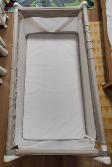 Roba skládací postýlka včetně koleček a matrace bílá - 5