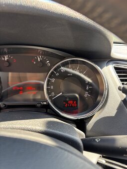 Peugeot 5008 2.0HDi PREMIUM - 5