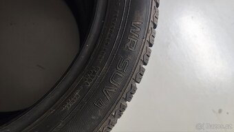 2ks Zimní 235/50/19 Nokian WR SUV4, DOT 0222, vzorek 8.5mm. - 5