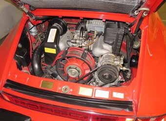 Porsche 911 Carrera Coupé z roku 1985 - 5