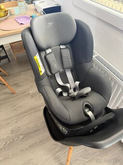 Autisedačka Britax Römer Dualfix, otočná 360° - 5