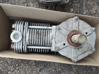 Tatra 148 vstřikovací čerpadlo, hlava, kompresor - 5