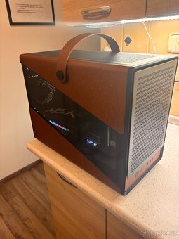 Herní retro PC rádio r5 7500f + 6800 xt 16GB + 64gb ddr5 ram - 5