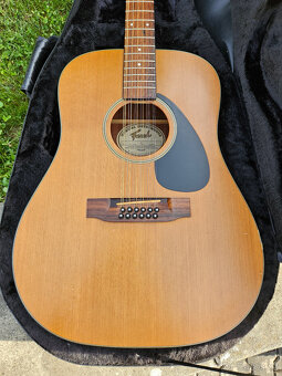 Dvanactistrunná celomasivní akustická kytara FURCH - 5