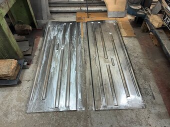 Podlaha Tatra 603 - 5