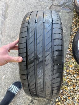 Alu Ford 7,0 J x 17 H2 ET50 + Michelin 215/50 R17 - 5