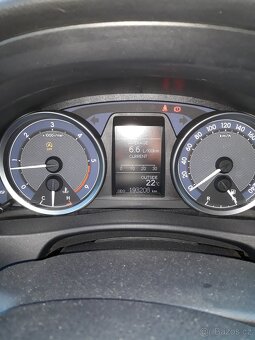 Toyota Auris 2.0D-4D - 5
