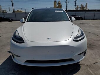 TESLA MODEL Y - 5