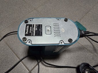 Kávovar Makita DCM500 - 5