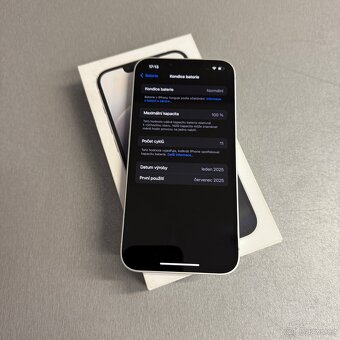 iPhone 16e - 5