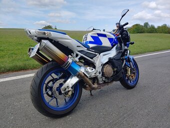 Aprilia Tuono 1000 R V2 - 5