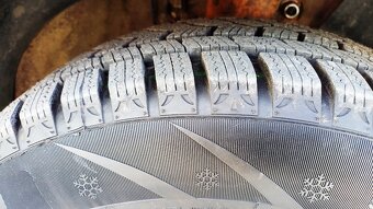 škoda roomster 1.2 HTP. benzin ( velmi pekny stav ) - 5
