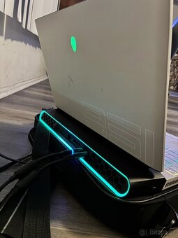 Prodám Dell Alienware 17 Area-51M - 5