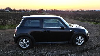 Mini Cooper 1.4i 2007 v krasnem stavu, cerstve po STK - 5