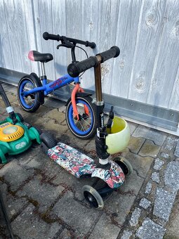 Set odrážedel a hraček - 5