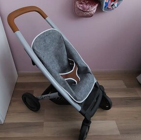 Praktický kombinovaný kočárek pro panenky do velikosti 42 cm - 5