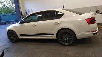 Škoda Octavia III 3.generace boční dveřní lišty originál - 5