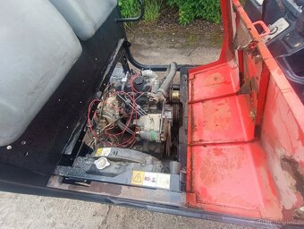 Turf-Truckster cushman - 5