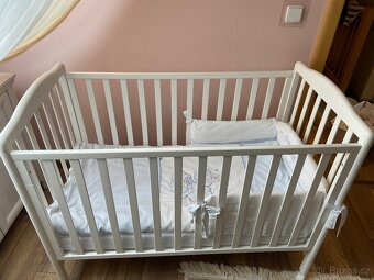 Dětská dřevěná postýlka s matraci - 5