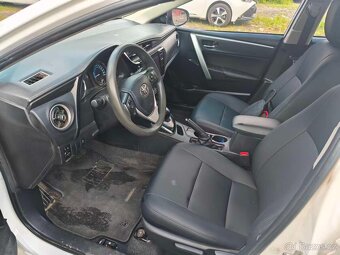 Prodám Toyota Corolla hybrid 1.8 - 5