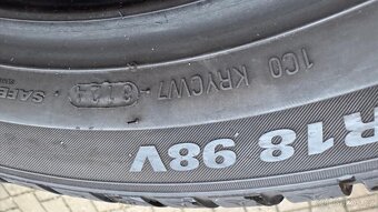Kumho 235/45 R18 zimní - 5