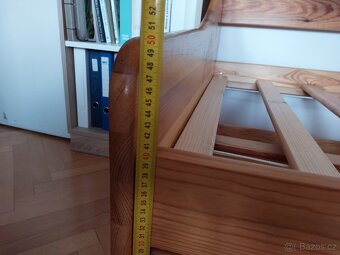 Dřevěná postel s úložným prostorem - 5