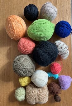 Retro zbytky pletacích přízí, vlny, na tvoření, 1,5 kg - 3 - 5